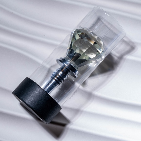 BNIB Glass Diamond Wine Stopper - Picture 7 of 7